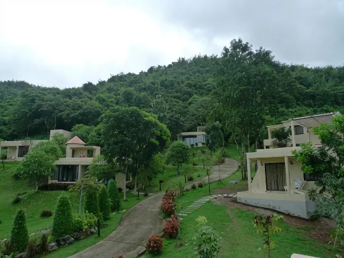 Hi-Scene Resort - Pet friendly