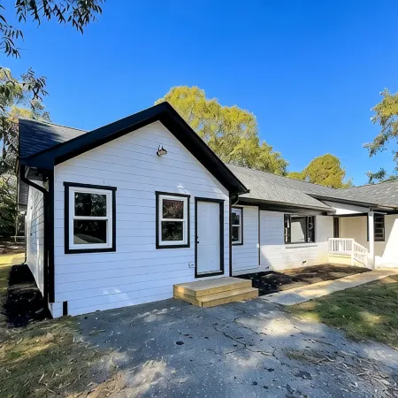 Cozy 3Br/2BA Home Near Downtown Monroe & Waxhaw with Fire Pit + Patio