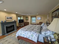 The Hopkins House - New Dock & Boat Ramp - Dog Friendly - Reduced Rate for 2026 - Homestays
