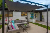 Uptown Area! Putting Green-BBQ-Hot Tub-Game Room - บังกะโล