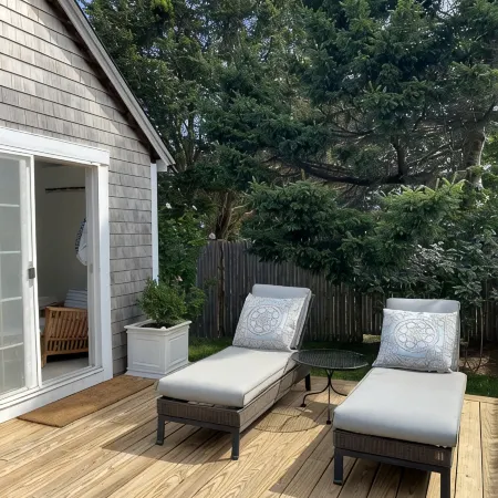 Edgartown Designer Cottage Between Town & Beach.