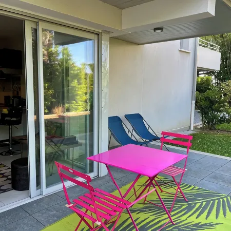 Studio in luxury residence with garden 10 minutes from Biarritz and beaches