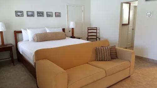 Le Cabanon Motel