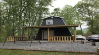 London's Mountain House - Cozy Romantic mountain cabin - easy paved road access - Wifi