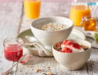 Premier Inn London Gatwick Airport (A23 Airport Way) Hotel - breakfast