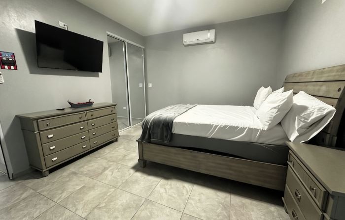 Reggaeton Vibes! Puerto Rico's Legend Suite, Just 4 mins from Crash Boat Beach