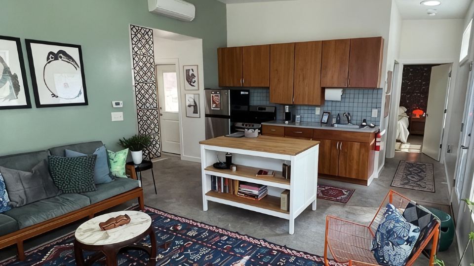 Suite at the Watertower - 10 min walk to PSU campus and Downtown State College!
