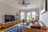 Spacious and Inviting 2Br in Lovely Lincoln Square