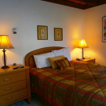 *July 4th Special  !! * Spacious 2 BR 2BA Sun Valley Condo