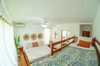 Beautiful Beachfront house, ideal for big families - 3-Star