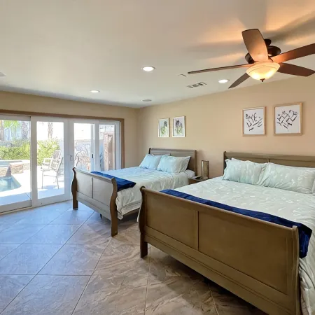 Villa 5B/3B with pool/spa/mini golf putting