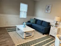 2 Bedroom Rental in Newport w/ Parking! Steps away from Thames, Broadway, & DT! - Bungalows