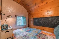 Glamping in Spicewood TX Hill Country~ The Pearl at Green Acres - 4-Star