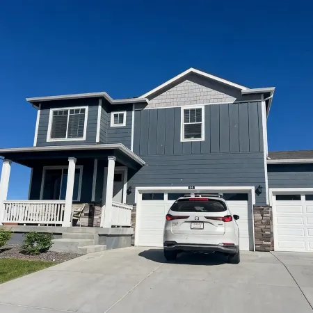 Newer build with 4 bedrooms, large backyard and beautiful mountain views.