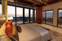 Luxurious, Private Chef,  Mesmerizing views, lots of WILDLIFE - 按摩浴池