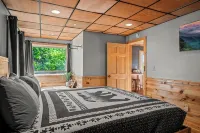 Mountain View-Near Dollywood+Cal Ripken-Two Pools-Hot Tub-Pool Table-Theater! - Tiny Houses