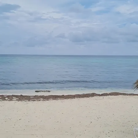 Cozy Beach Cottage at The Sea Lodges in Cayman Kai