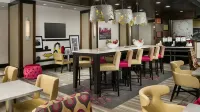 Hampton Inn by Hilton Hattiesburg - parking