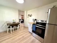 Little Blue Cottage - Charming 1-bedroom cottage in Kirksville - Homestays