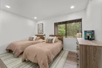 COMPLETELY REMODELED 3 BDR, 2 Bath, Golf Course View Condo