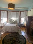 Hewitt Onion Tower Victorian charm in heart of Marquette- Cozy Fireplace - 4-Star