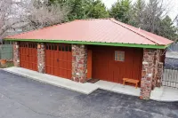 Prairie's Cottage at Sage Guesthouse formerly the 19th Hole - Wifi