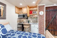 Love, Work at Mellow Yellow Suite B near DT Waxhaw - 3-Star