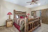 Big Moose Lodge-PRIVATE Saltwater Pool, Private Hot Tub, Pool Table-Elite Escape - Boutique