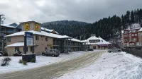 Super 8 by Wyndham Sicamous - Parkering