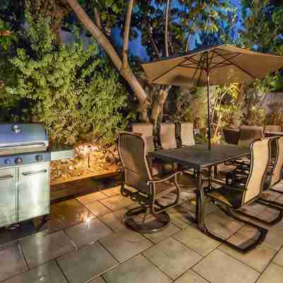 Bright, Spacious & Charming Beach House Steps from Ocean Hotel Exterior