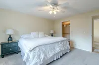 Cheerful, Comfortable and Convenient 3 Bedroom Home - Bungalows