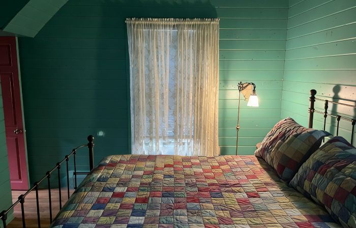 Cozy1890's Bungalow in Historic Georgetown. Ski Nearby.