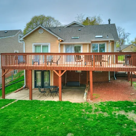 Spacious Valley Junction Retreat