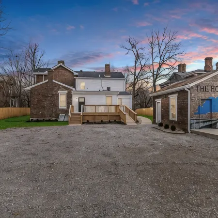War Admiral @ The HoM- KY Horse Park 11min, Ark 30min, Walk Downtown/GT College