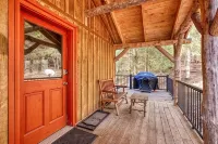 Moore Hollow Cabin in the Heart of Hocking Hills-Cozy, Peaceful, Wooded Retreat! - Wi-Fi