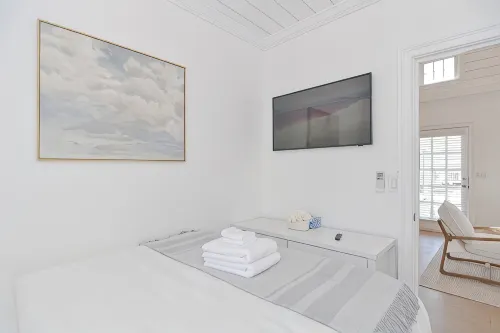 The Beach Nest-Lux Cottage Steps to the Beach - Wifi
