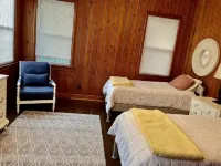 Surf's  Up - Homestays