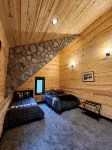 Bear Paw Cabin on the Lake, with Private Water Access, Quiet Getaway Sleeps 6 - Balkoner