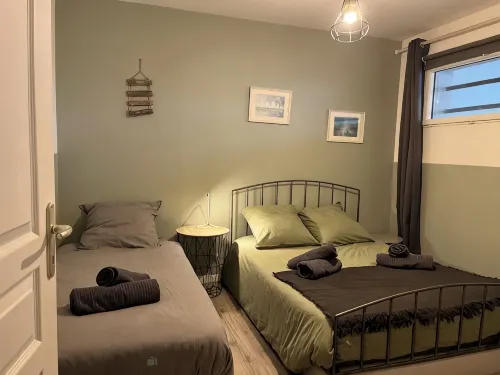 Bélicine, seafront apartment for 5 people - de playa