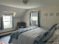 Enjoy spectacular views of Lobster Cove. Large yard, EV charger & dog friendly. - 3-Star
