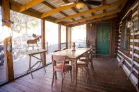 Secluded Lake Front Cabin w/ Private Dock/Boat Slip, Large Deck, Grill, WiFi. - Chalets