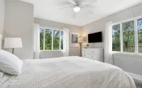 Downtown Sarasota Bayview Bungalow. Ideal location to area wide attractions - 4-Star