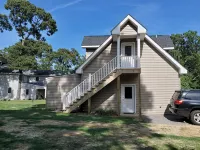 Room on river with sunset views and private beach! - 무료 와이파이