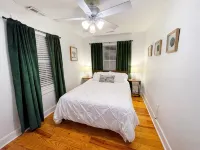 Cheerful tiny home by the Bay - 3-Star