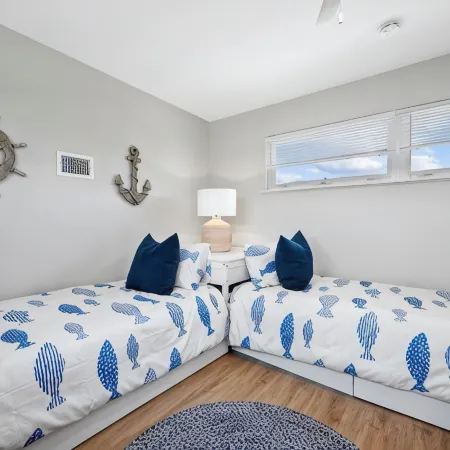 Pool House 1/2 Mile From Downtown Stuart