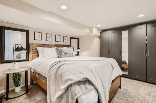 Relaxing Downtown Castle Rock guest suite. - 3-Star