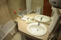 Uptown Hotel Apartments Abu Dhabi by Gewan - Condos