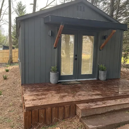 Serene & Cozy Bungalow with 1 bedroom and WiFi, AC in peaceful Kernersville