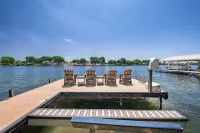 Luxury Lakefront Home  Insane View Popular Spot Sleeps 16+ Serenity - 부티크