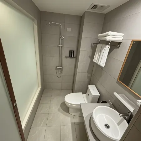 Lingao Junhao Business Hotel